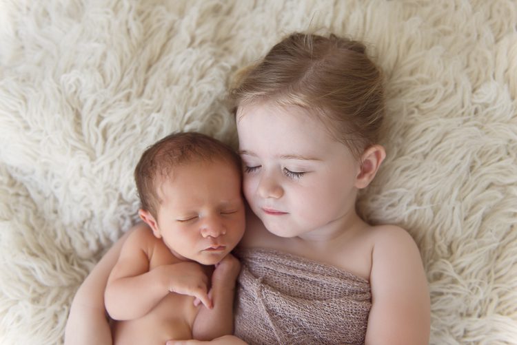 Newborn photographer sunshine coast Newborn photographer sunshine coast
